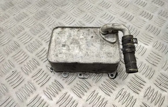 Audi A8 S8 D4 4H Engine oil radiator 059117015P