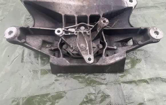 Audi A4 S4 B8 8K Gearbox mounting bracket 8K0399263T 8K0399151 8K0399115R