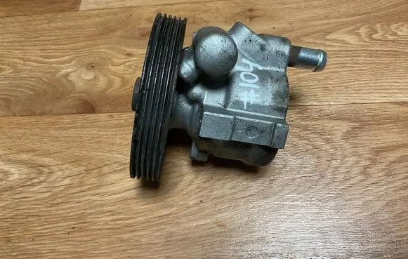 Renault Trafic II (X83) Power steering pump