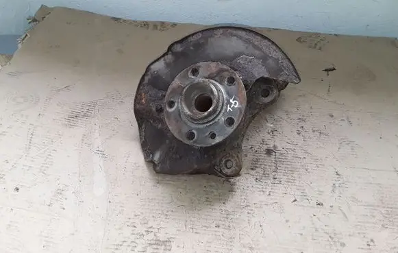 Volkswagen Transporter - Caravelle T5 Front wheel hub NOCODE