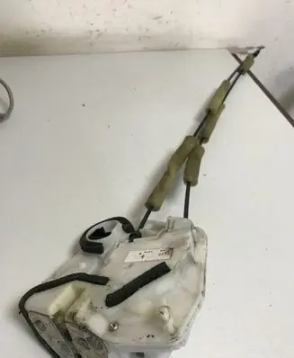 Mazda 6 Rear door lock F97G02L2