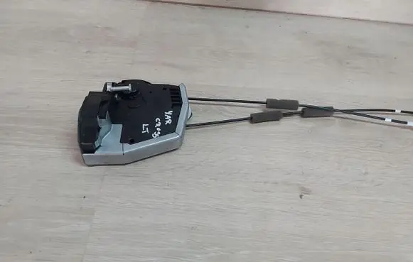 Toyota Yaris Cross Lock set 