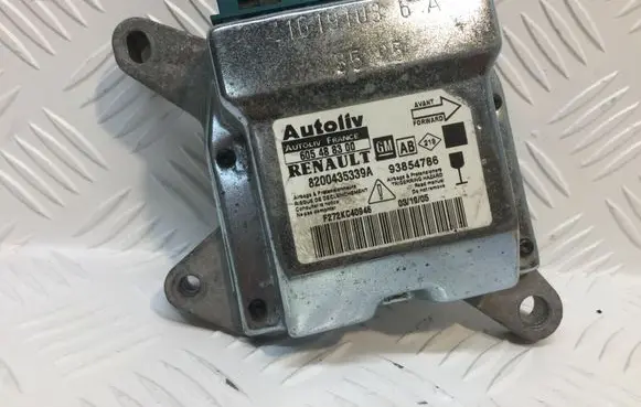 Opel Vivaro Airbag control unit/module 8200435339A
