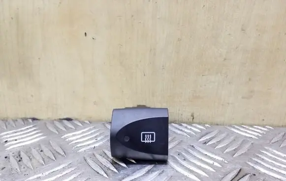 Hyundai Santa Fe Windscreen/window heater switch 9371026000