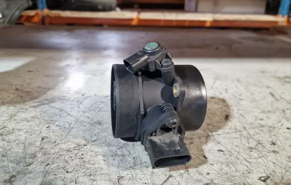 Mercedes-Benz E W211 Mass air flow meter 0281002535