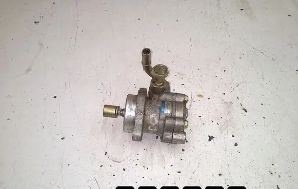 Nissan X-Trail T30 Power steering pump 8H800