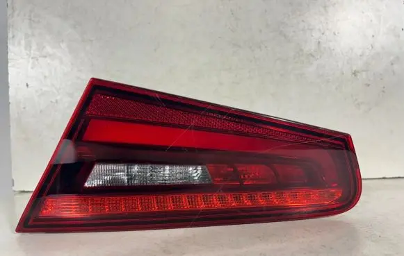 Audi A3 S3 8V Tailgate rear/tail lights 8V3945094B