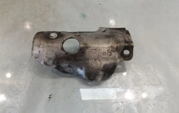 Opel Meriva B Exhaust heat shield 55489426