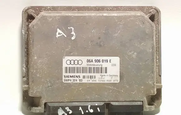 Audi A3 S3 8L Engine control unit/module 06A906019E 5WP432403
