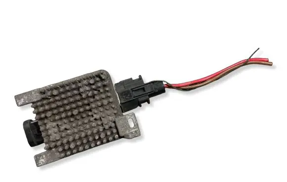BMW 1 F20 F21 Coolant fan relay 940011401 700003653811