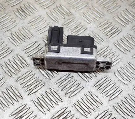 Glow plug pre-heat relay