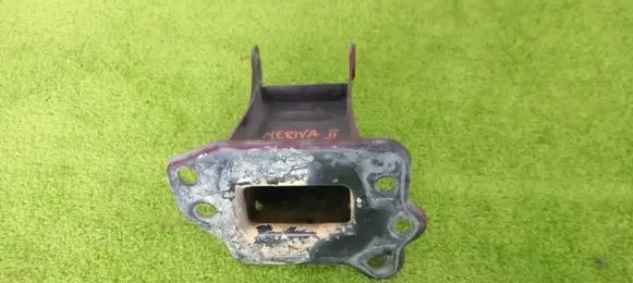Opel Meriva A Front bumper support beam 93368359