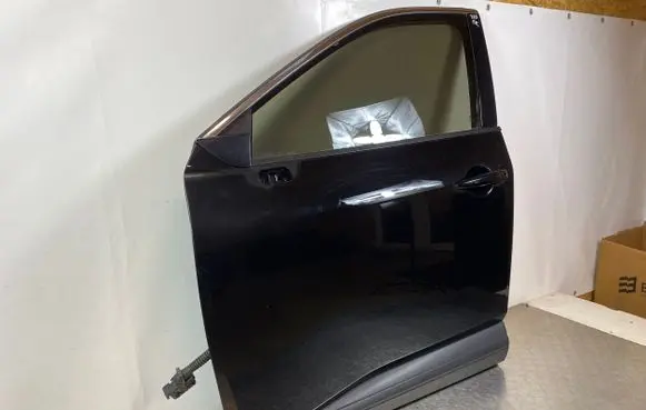 Nissan X-Trail T33 Front door