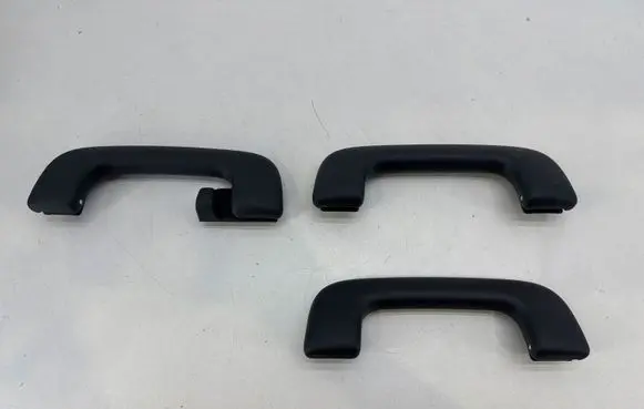 KIA EV3 A set of handles for the ceiling
