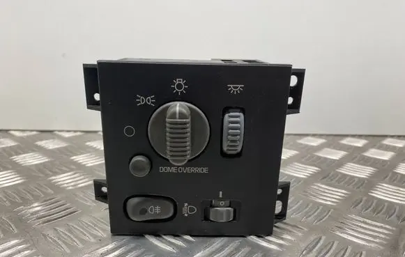 Chevrolet Blazer Light switch 15755956