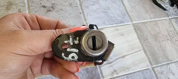 Tailgate/trunk/boot lock/catch/latch