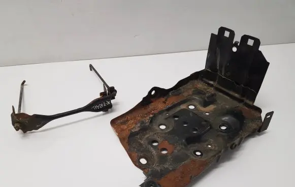 Nissan X-Trail T30 Battery tray 