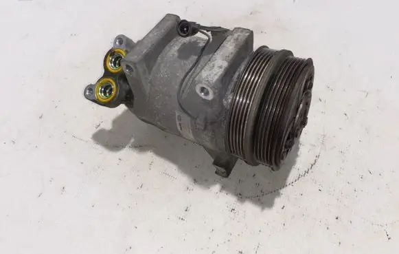 Volvo C30 Air conditioning (A/C) compressor (pump) 36001118