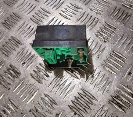 Peugeot 806 Glow plug pre-heat relay 9619039780 735068