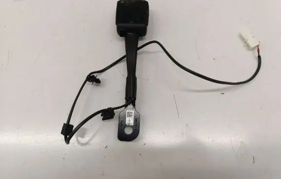 BMW 2 F44 Front seatbelt buckle 7456273