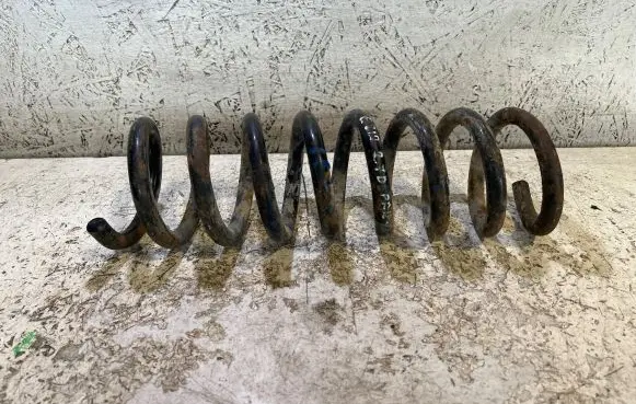 Mercedes-Benz E W210 Front coil spring