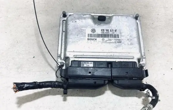Skoda Fabia Mk1 (6Y) Engine control unit/module 038906019af 0281010289