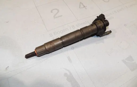 Land Rover Defender Fuel injector K6D39K546AB