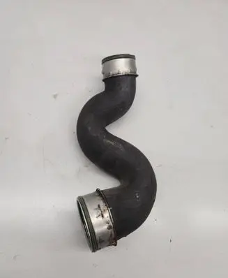 Volkswagen PASSAT B5.5 Intercooler hose/pipe 3E0145828G