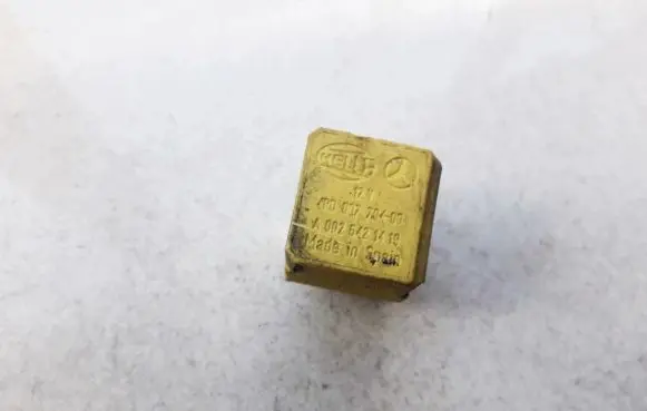 Mercedes-Benz Vito Viano W639 Other relay A0025421419 4RA007794-00