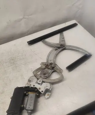 Volkswagen PASSAT B4 Rear door window regulator motor 05075001 3A0959801 190402103774