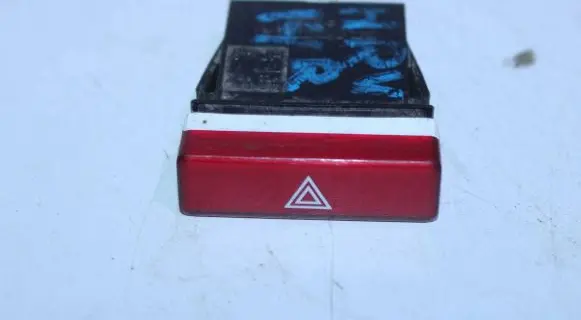 Honda HR-V Hazard light switch