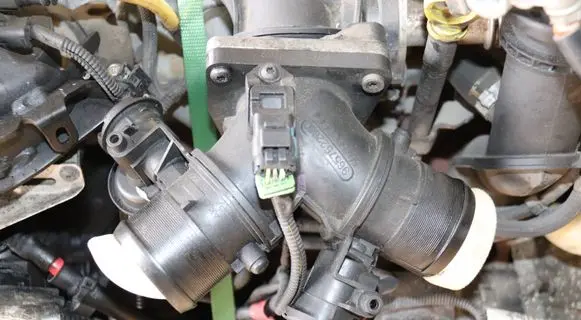 Volvo V50 Throttle valve 9657522680