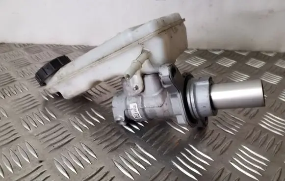Ford Focus Master brake cylinder DV612140J