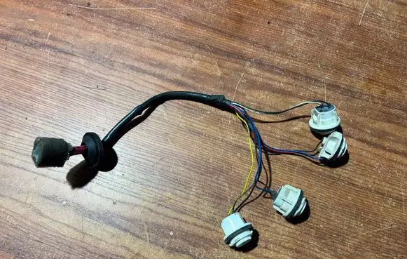 Chevrolet Kalos Tail light bulb cover holder