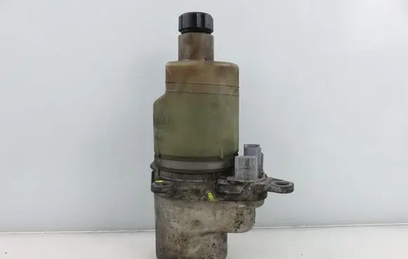 Volvo V50 Power steering pump 5N513K514AD