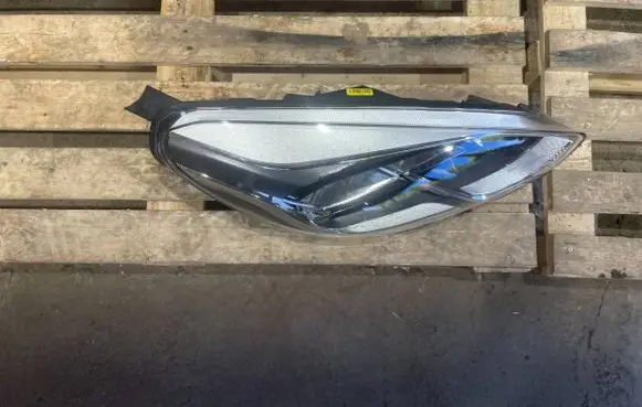 Ford Fiesta Headlight/headlamp L1BB-13E014-AF S2412P084