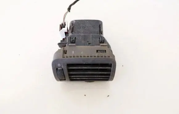 Volkswagen PASSAT B5 Dash center air vent grill 3b0819704d