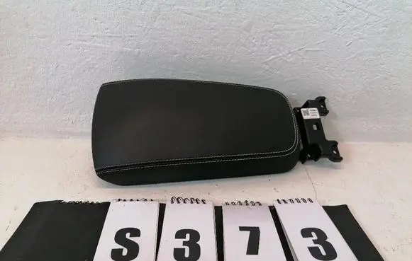 Volvo XC40 Armrest 32352693