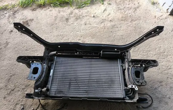 Volkswagen Golf V Radiator support slam panel 1k0805303
