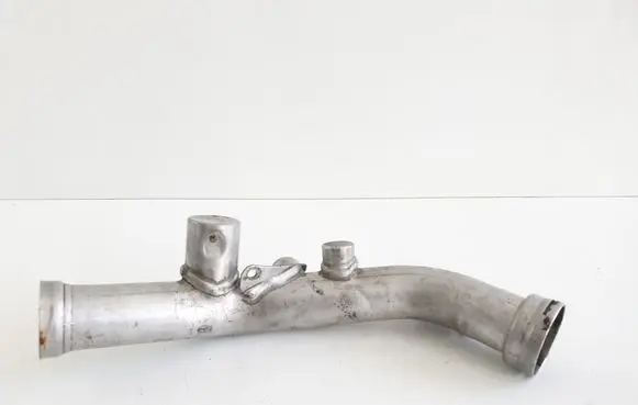 Mercedes-Benz CLS C218 X218 Intercooler hose/pipe A2045840047