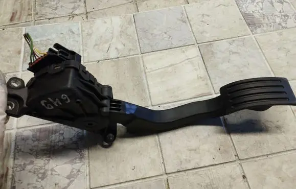 Ford Focus C-MAX Accelerator throttle pedal 3M519F836AE 6PV00864110
