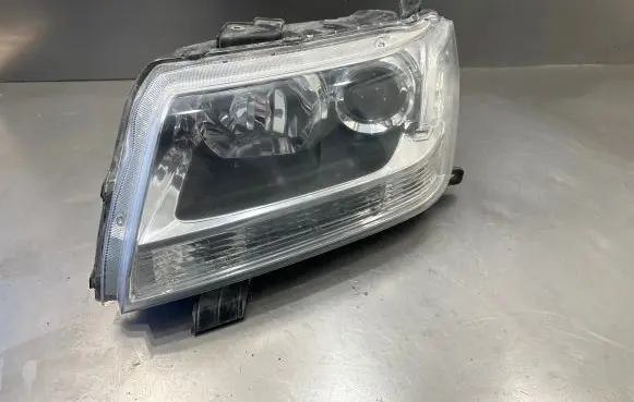 Suzuki Grand Vitara II Headlight/headlamp 10059079