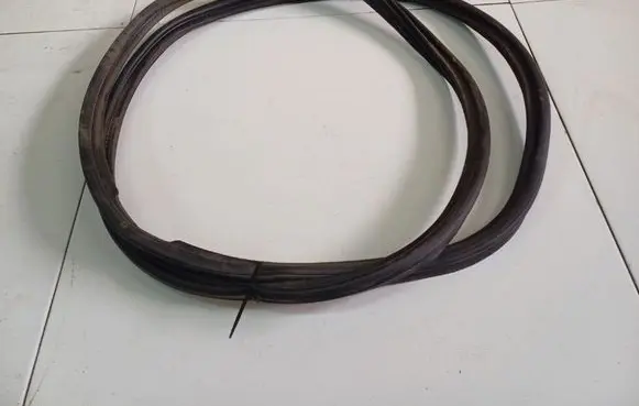 Toyota Yaris Trunk rubber seal (body) 