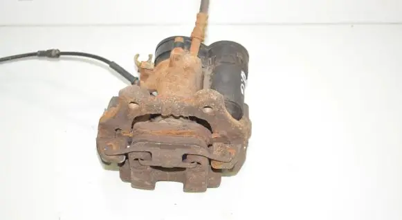 BMW 2 F46 Rear brake caliper 6883026 34206883026 34216860006
