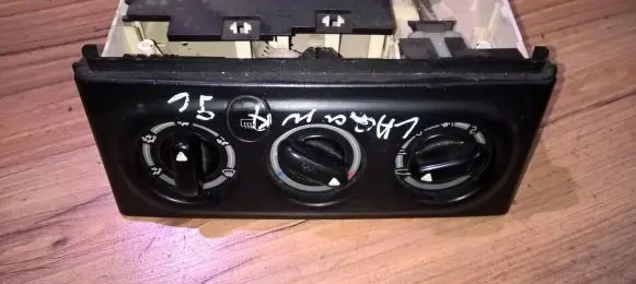 Renault Laguna I Climate control unit 9041703027 90.417.03.027