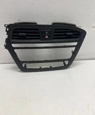 Hyundai i20 (GB IB) Radio/GPS head unit trim 84740C8050