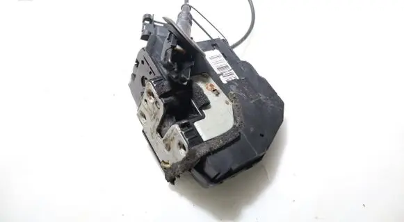Renault Fluence Rear door lock 40747173