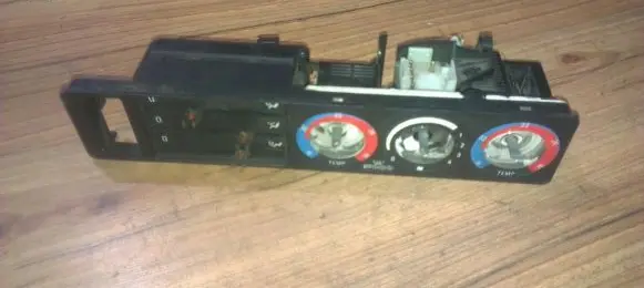 BMW 5 E34 Climate control unit 13913799 1.391.378