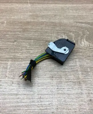 BMW 5 G30 G31 G38 Plug wire 6913630