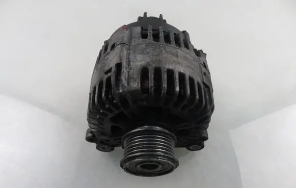 Volkswagen Golf V Generator/alternator 06F903023C